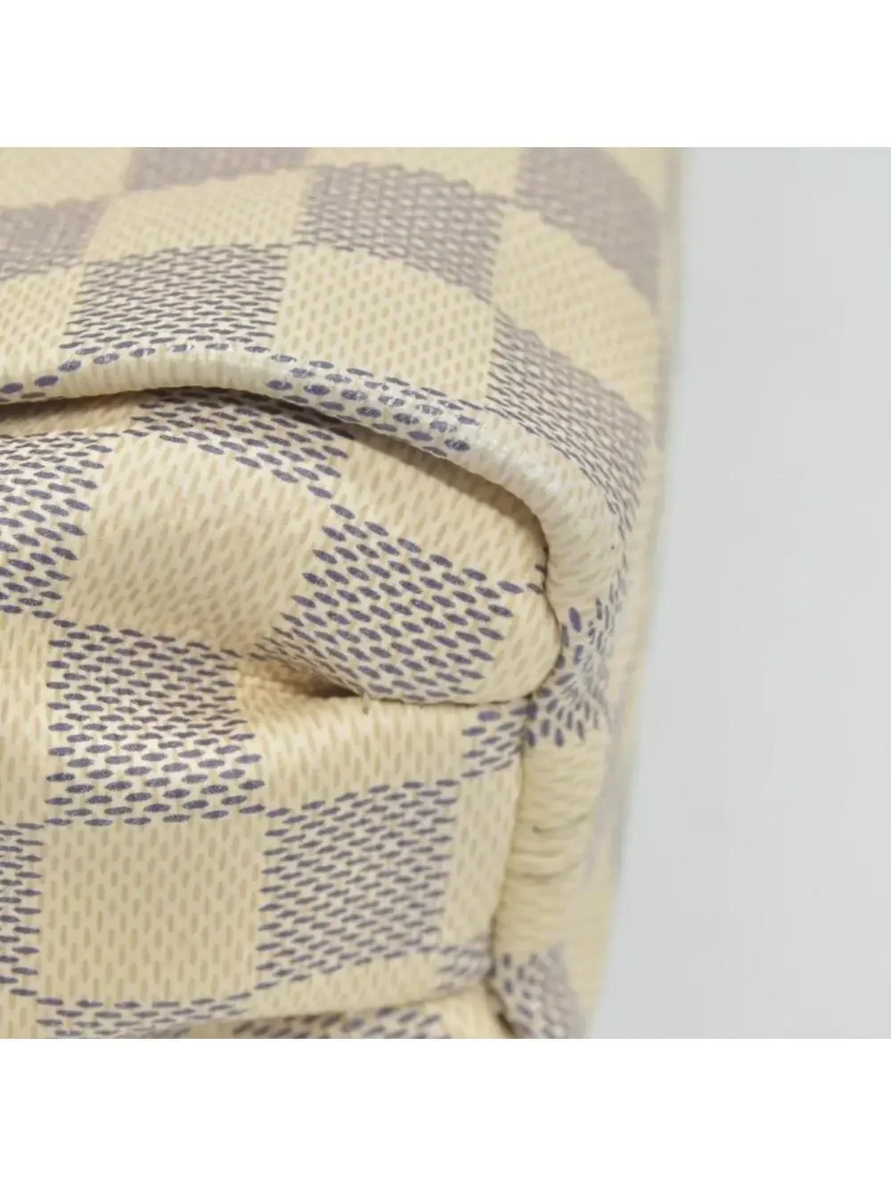$2000 2016 Louis Vuitton Damier Azur Croisette TR5105